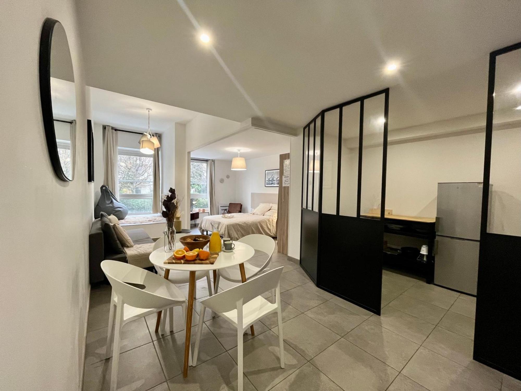 Suite Danbury Лион Экстерьер фото