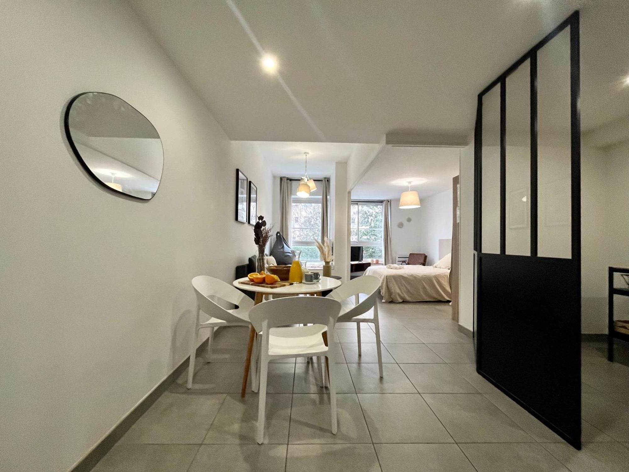 Suite Danbury Лион Экстерьер фото