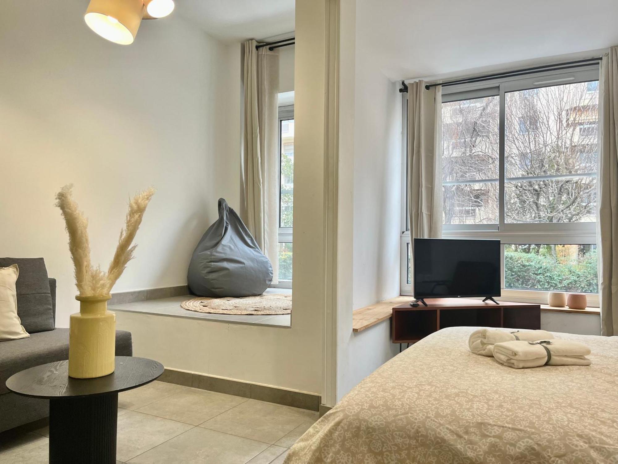 Suite Danbury Лион Экстерьер фото