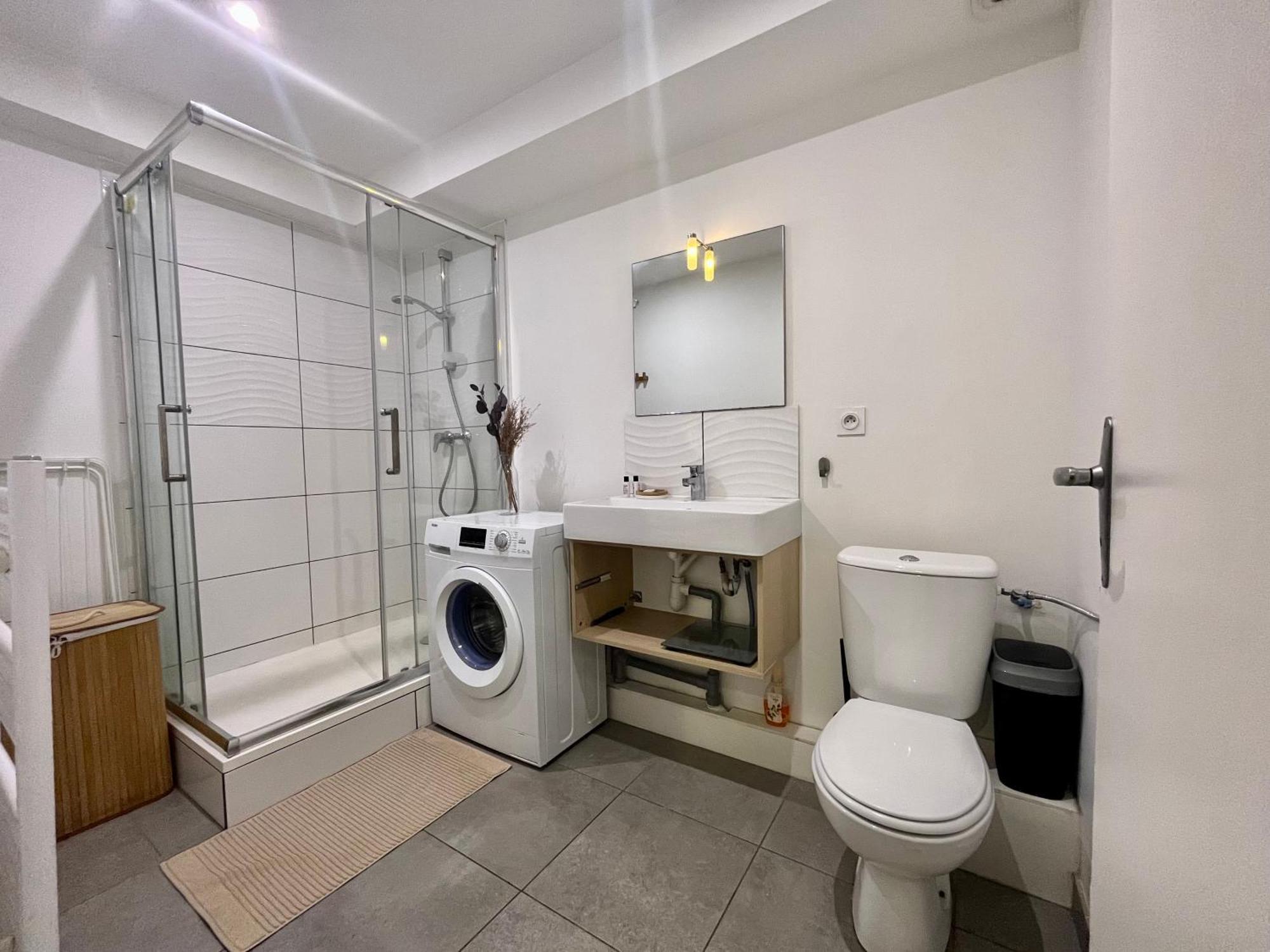 Suite Danbury Лион Экстерьер фото